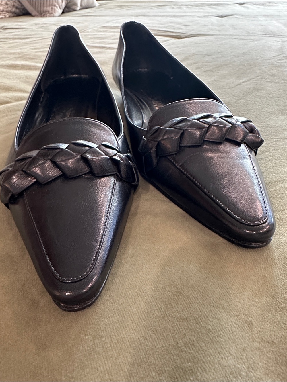 Salvatore Ferragamo Black Pointed-Toe Braided Leather Flats - Picture 6 of 9